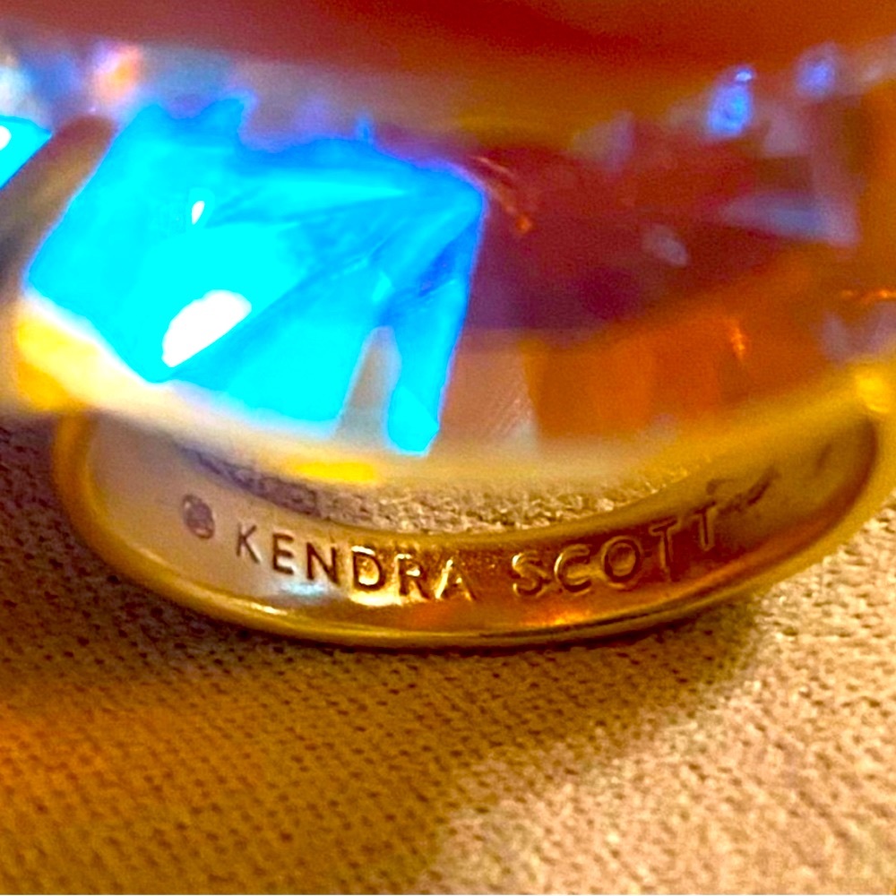 Kendra Scott Jolie Breathtaking.                Gold Dichroic Cocktail Ring
Sz 6 - Picture 6 of 8